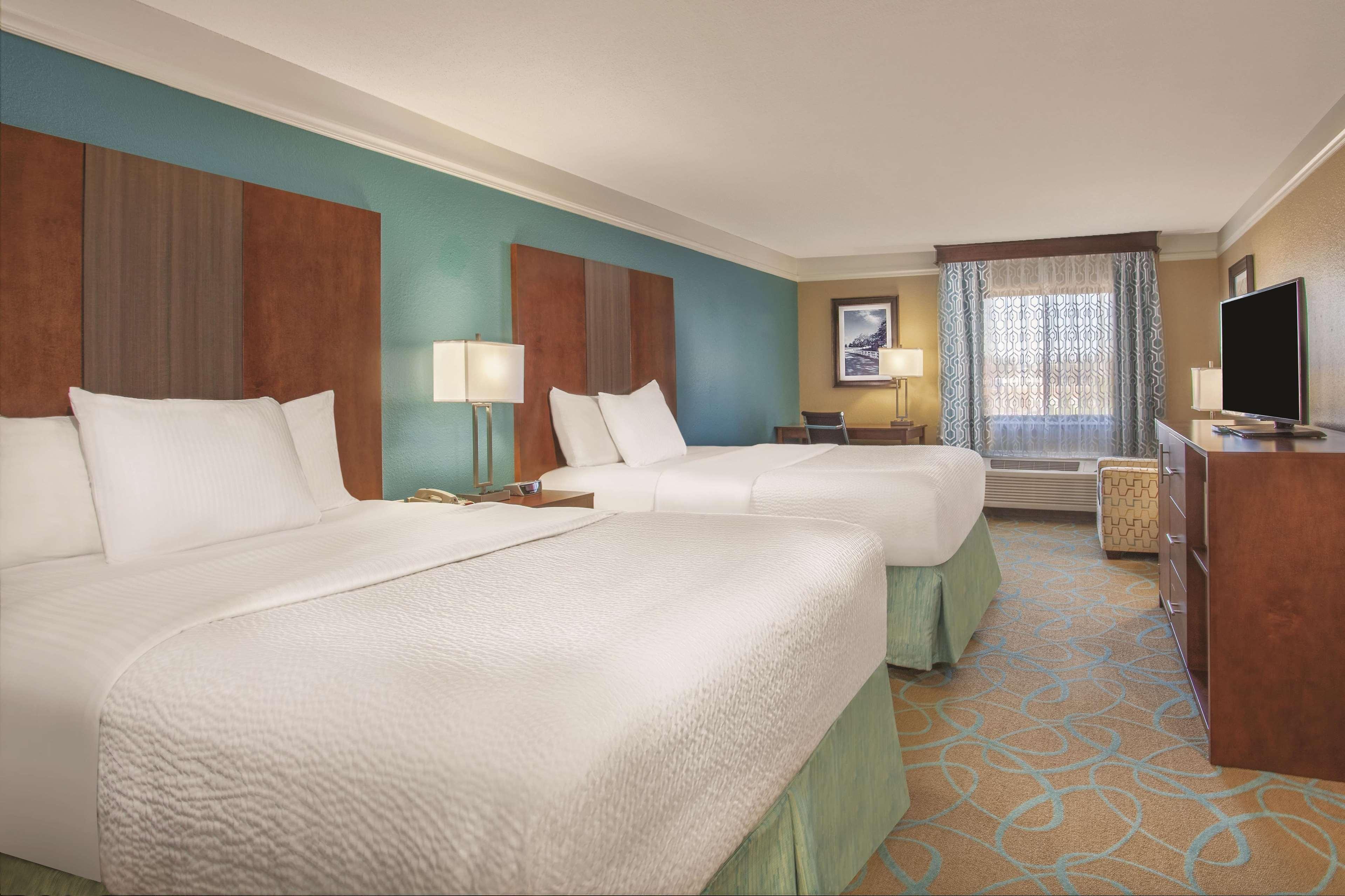 La Quinta By Wyndham Elizabethtown Hotel Exterior photo