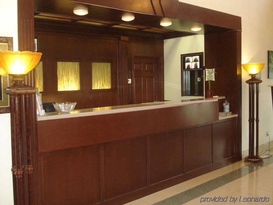 La Quinta By Wyndham Elizabethtown Hotel Exterior photo