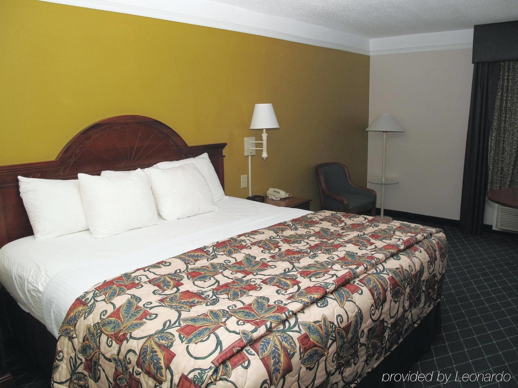 La Quinta By Wyndham Elizabethtown Hotel Exterior photo